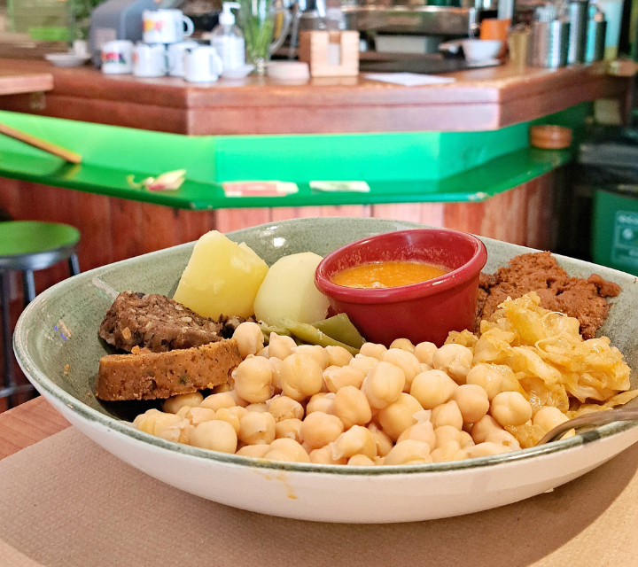 Cocido vegano casero de Viva Chapata en Lavapiés