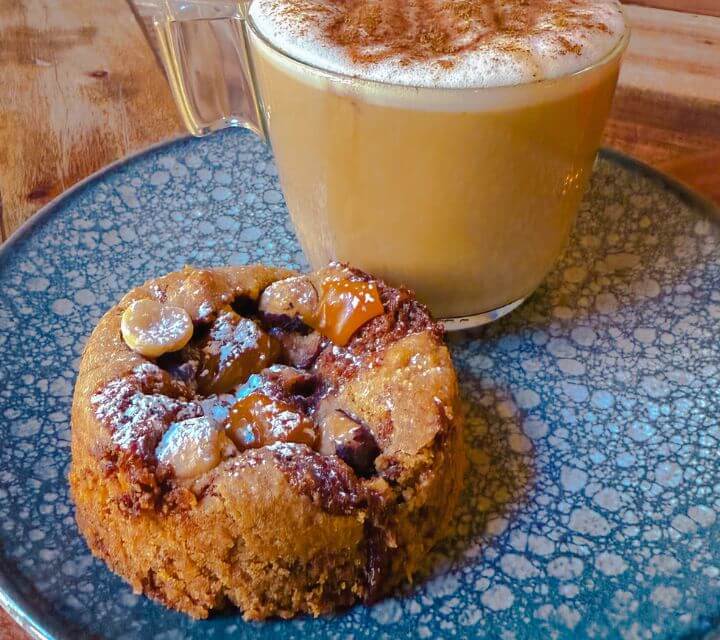 Postre vegano de Distrito Vegano Invernadero para la ruta del dulce navideño vegano de Amaveg en Madrid